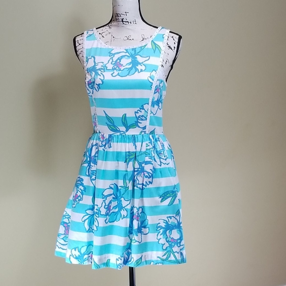 Lilly Pulitzer Dresses & Skirts - Lily Pulitzer beautiful sun dress size 2